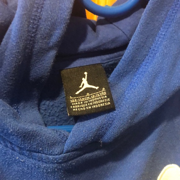 Boys large air Jordan’s sweatshirt w/hoodie - Picture 2 of 3